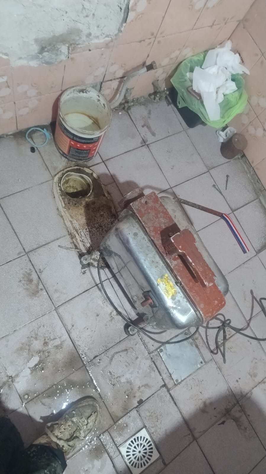 Limpieza y destapación de desagües en locales comerciales y casonas de Temperley